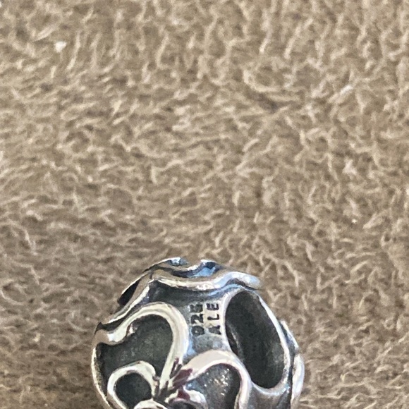 PANDORA POSEY FLOWER CHARM - Picture 7 of 7